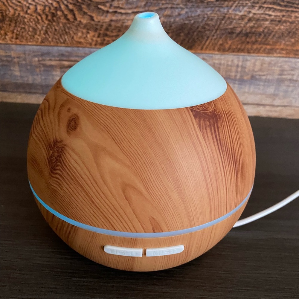 Essential Oil Diffuser Wood w/ Color Changing Light